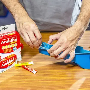 Foto de aplicação - Araldite Hobby - 1